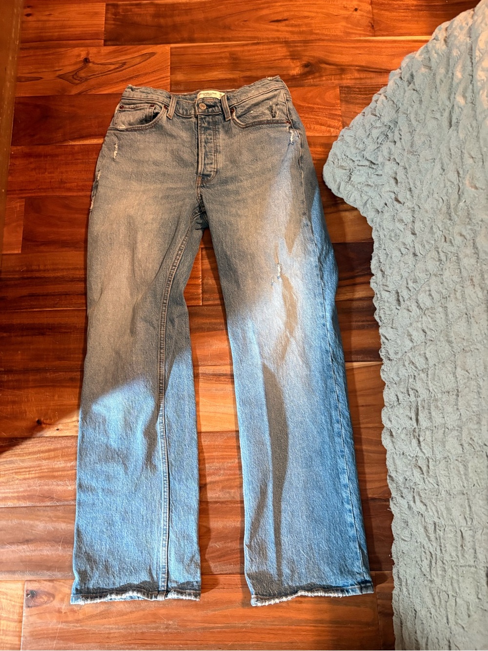 Abercrombie 90s Baggy Low Rise Distressed Jeans 26 2R (1486)